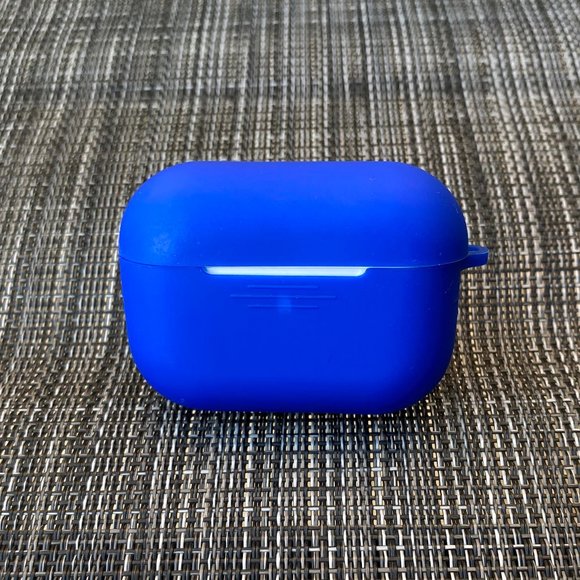 Airpods Pro 1st Gen Silicone Case (Plain Blue) - Picture 1 of 3